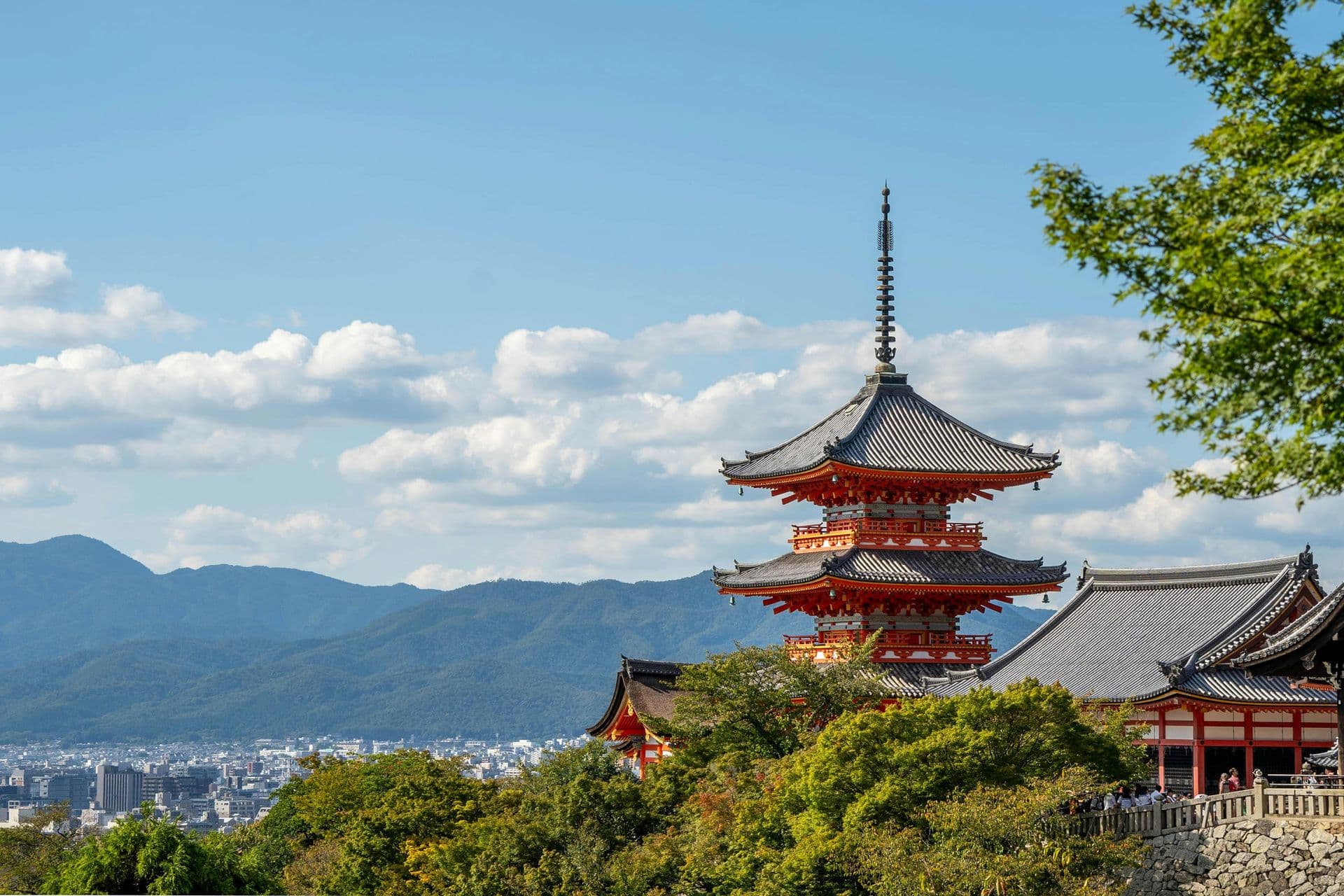Kiyomizu-dera pagoda under a blue sky